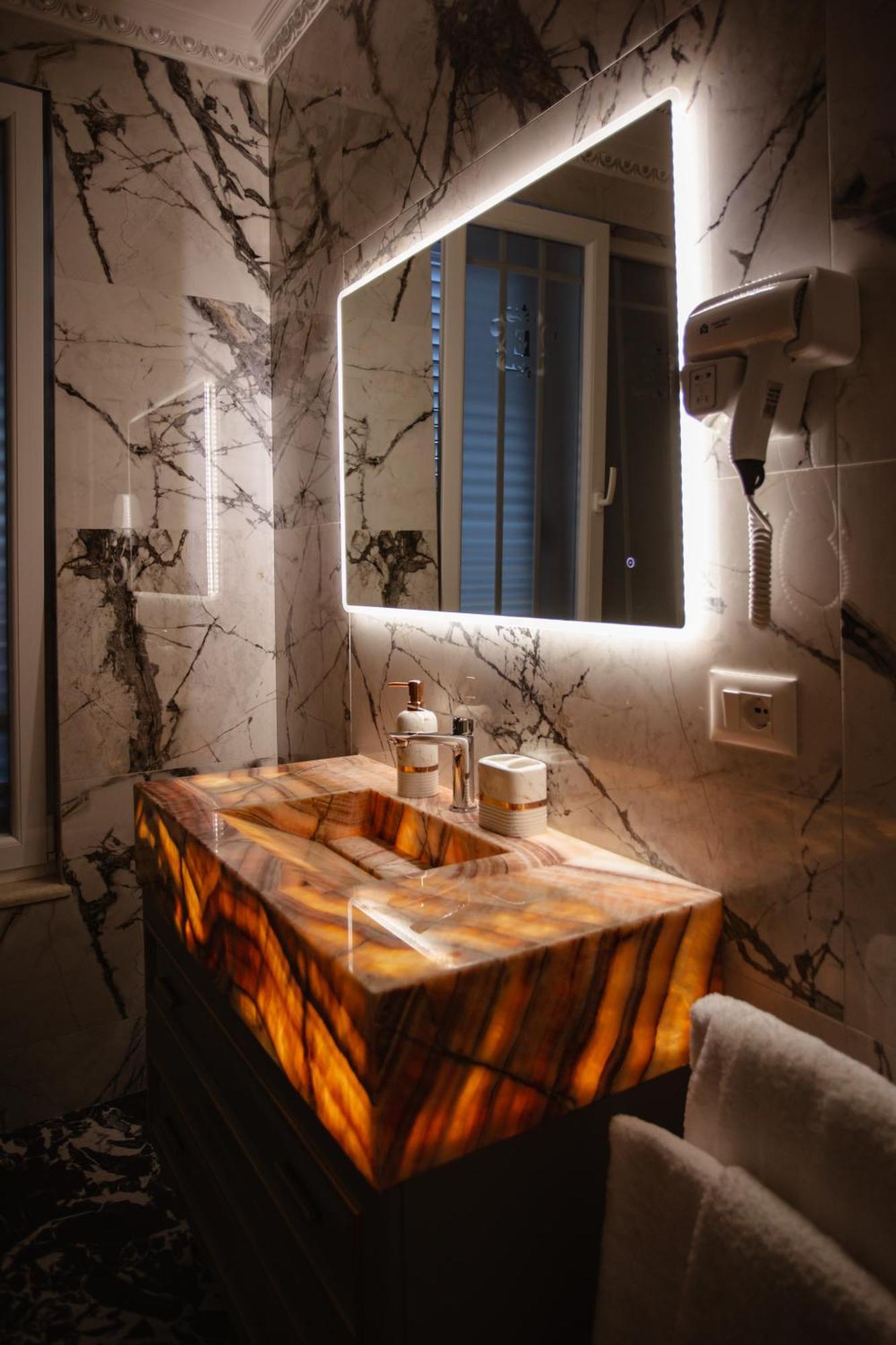 Ervini Boutique Hotel Shkoder Ngoại thất bức ảnh