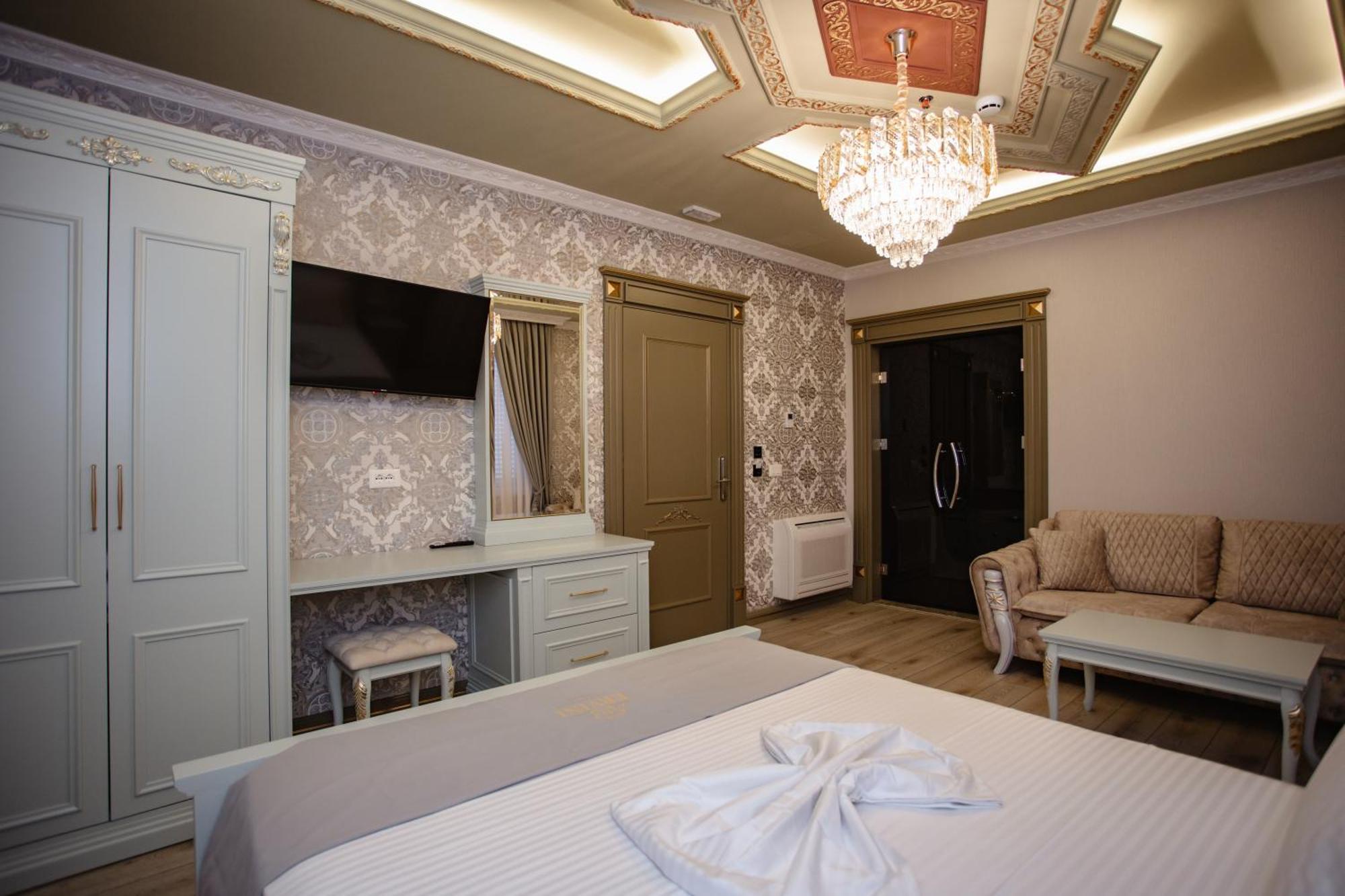Ervini Boutique Hotel Shkoder Ngoại thất bức ảnh