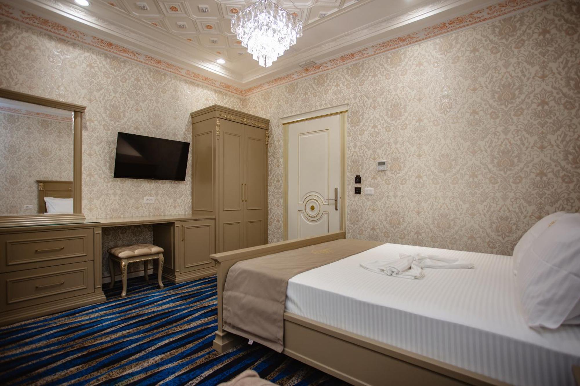 Ervini Boutique Hotel Shkoder Ngoại thất bức ảnh