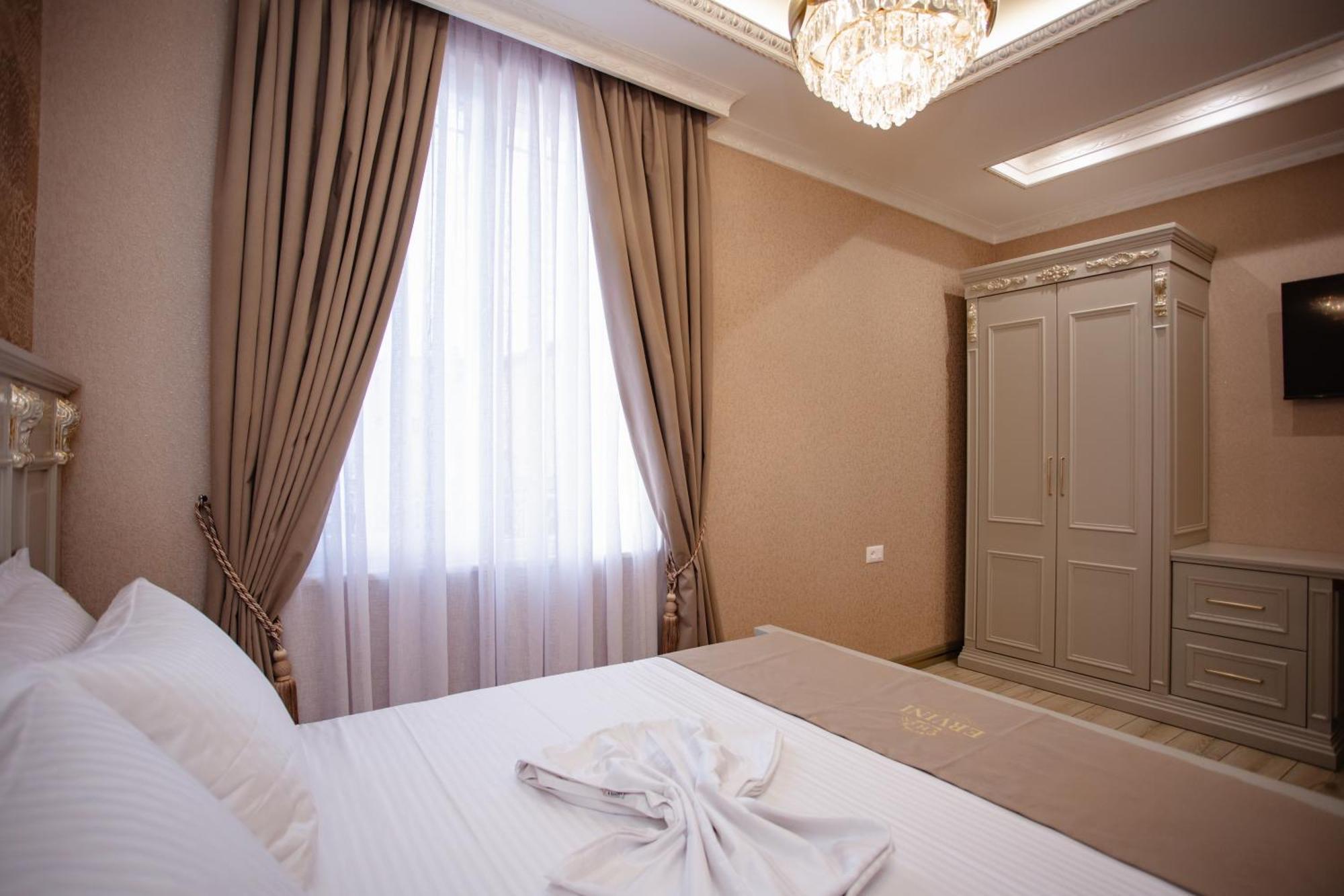 Ervini Boutique Hotel Shkoder Ngoại thất bức ảnh