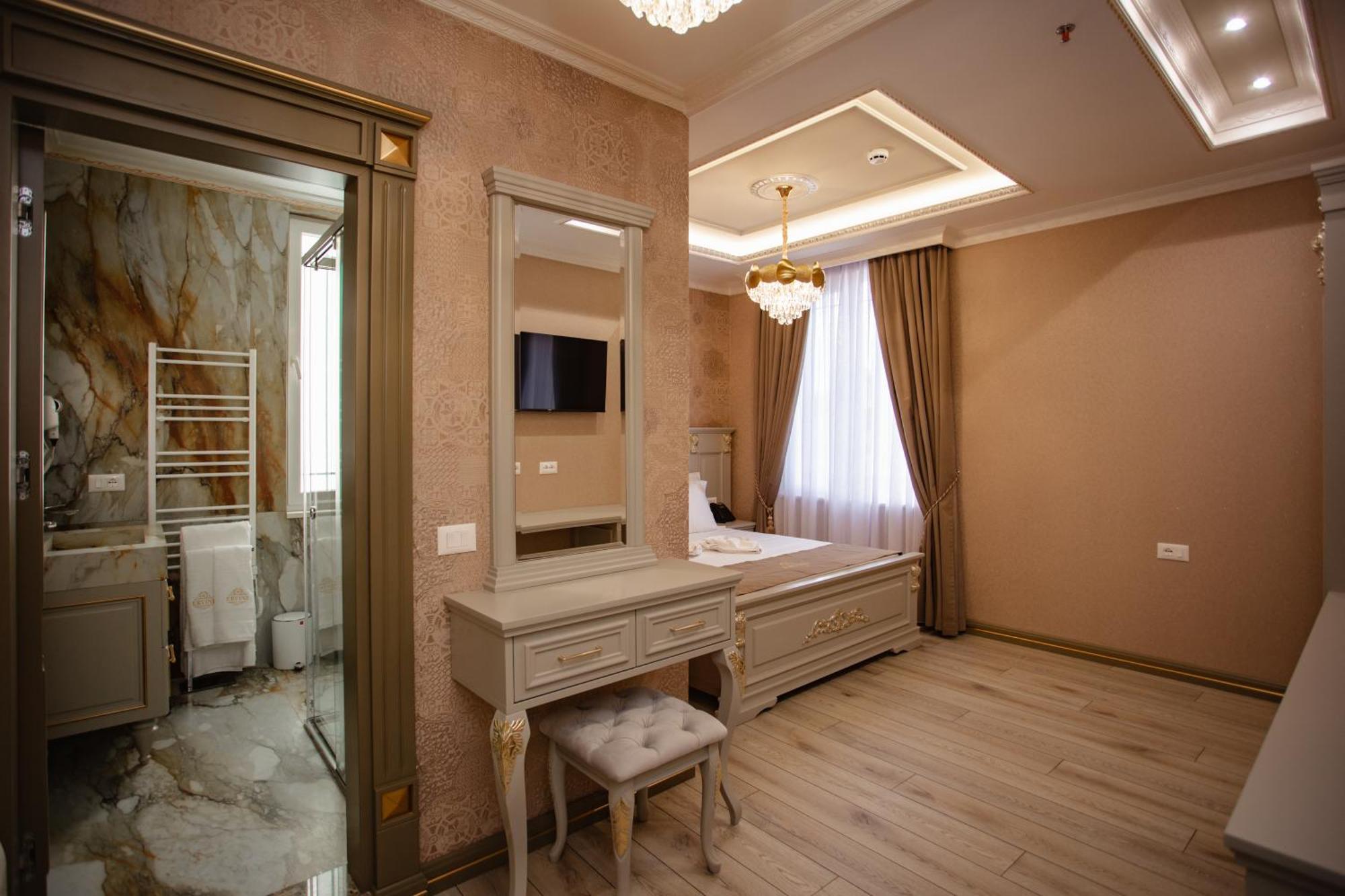 Ervini Boutique Hotel Shkoder Ngoại thất bức ảnh