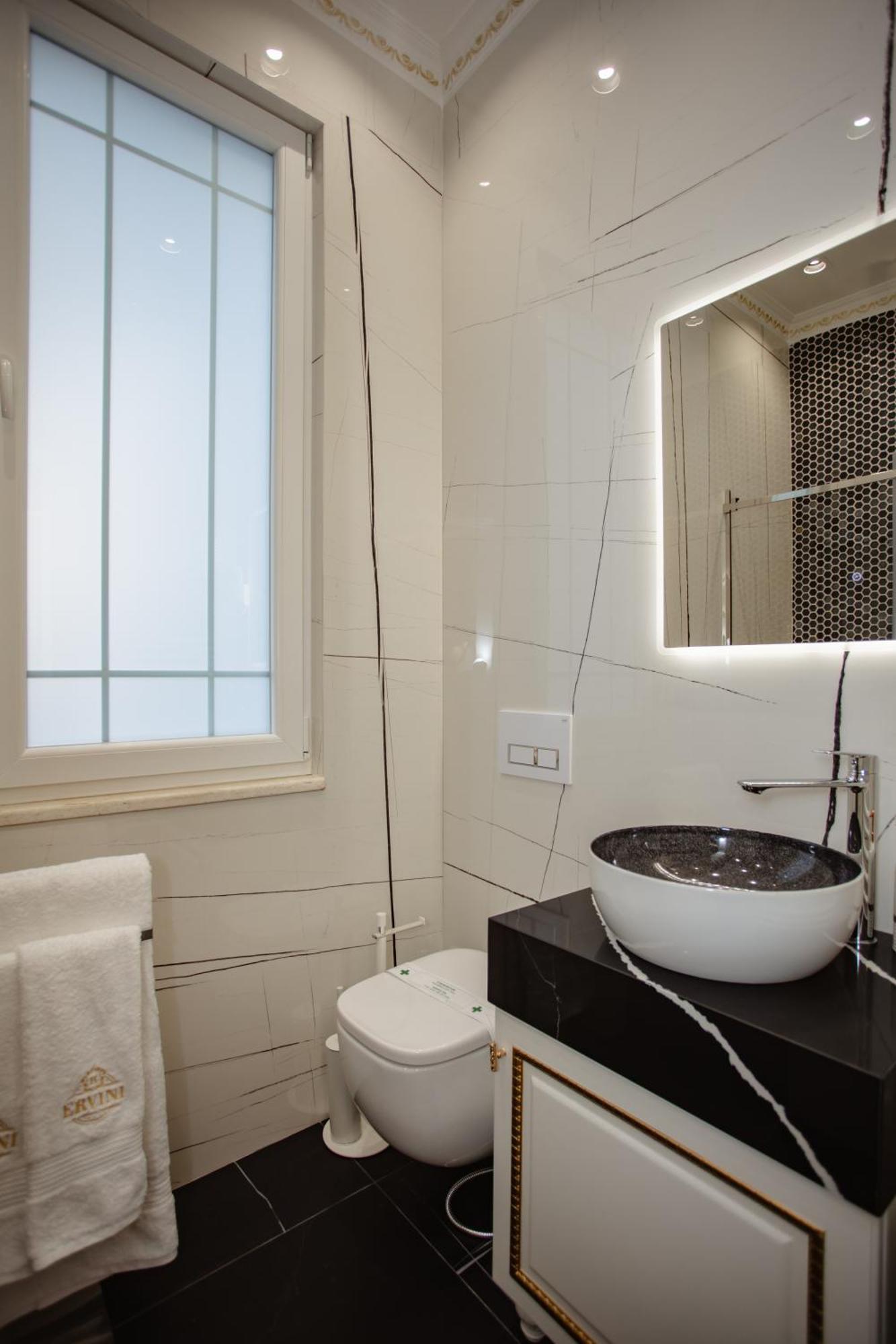 Ervini Boutique Hotel Shkoder Ngoại thất bức ảnh