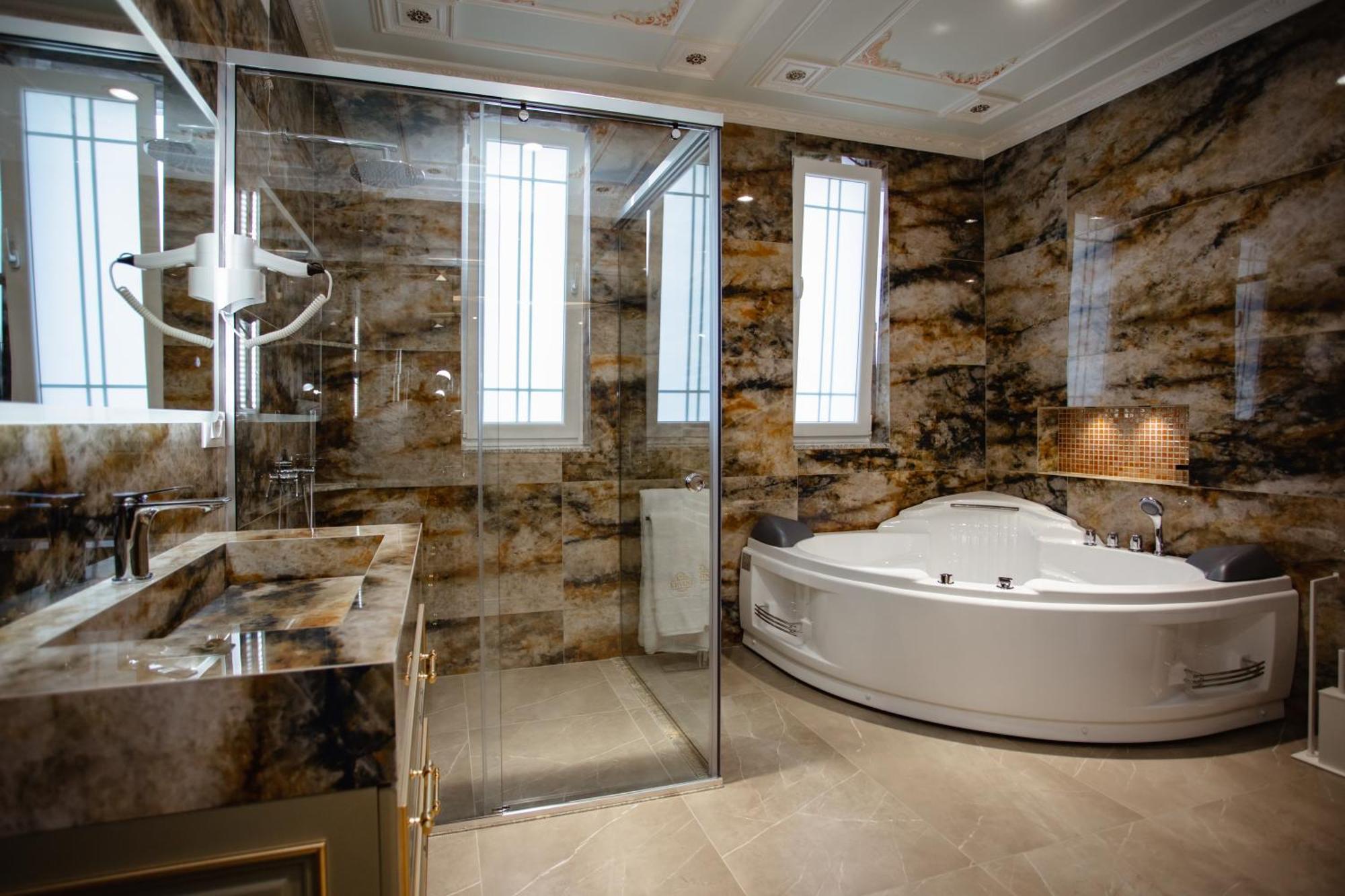 Ervini Boutique Hotel Shkoder Ngoại thất bức ảnh